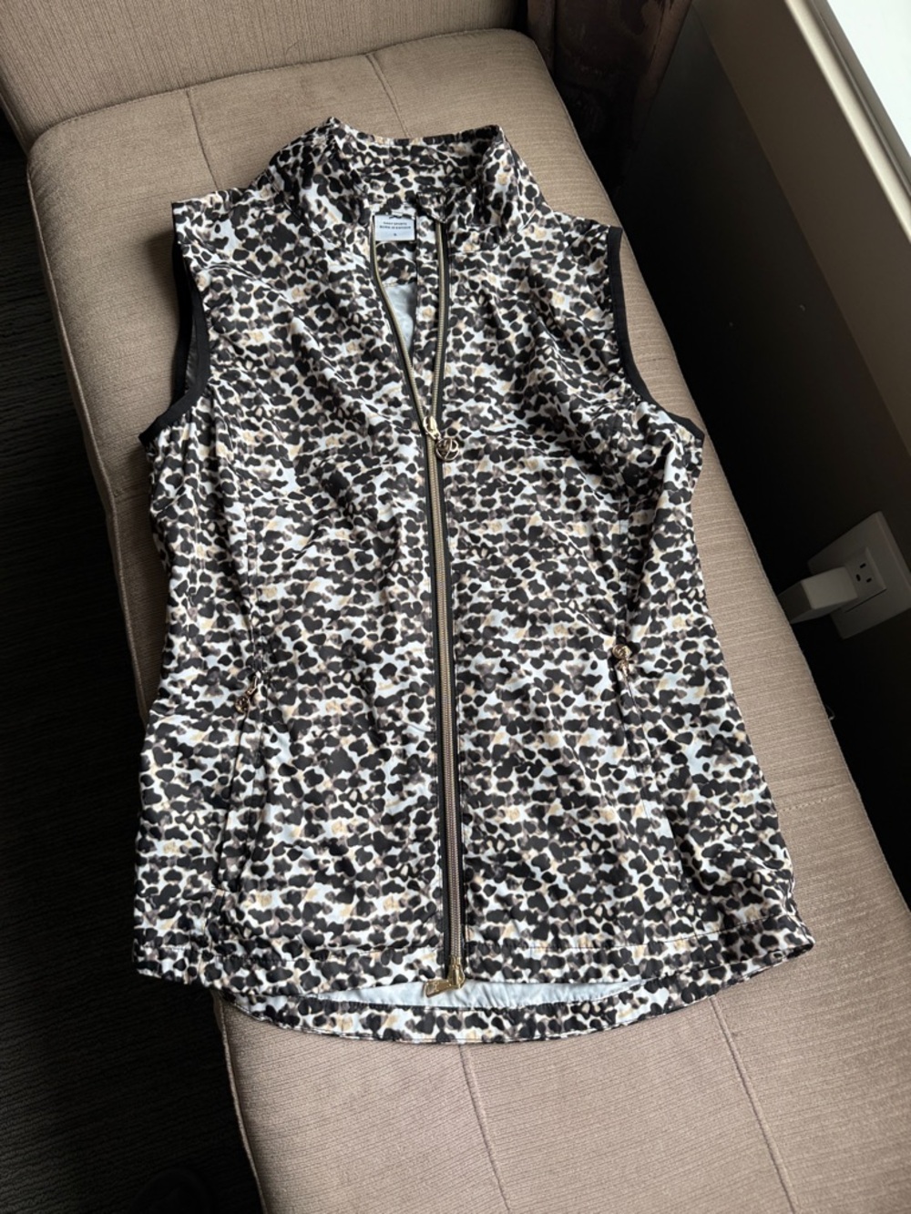 Daily Sports Leopard Print Sleeveless Zip Vest - Black, White & Tan
